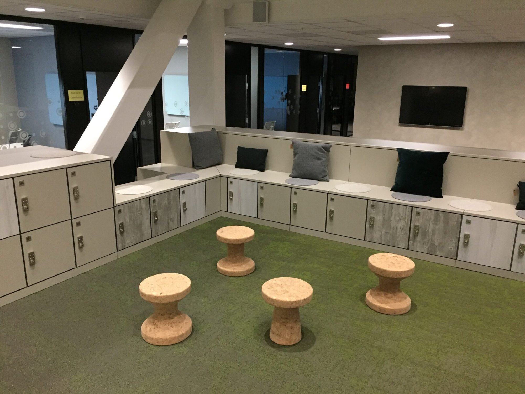 Geschwender-Innenausbau-Leistungen-Industrie-Leistungen-Was-bieten-wir-an-2048x1536